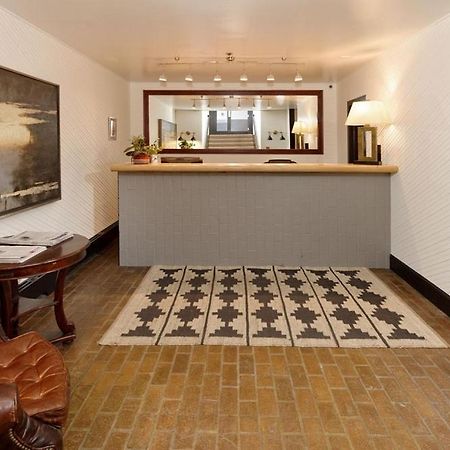 Independence Square 213, Spacious Hotel Room With 2 Queen Beds, Wet Bar, And Sitting Area Аспен Екстер'єр фото